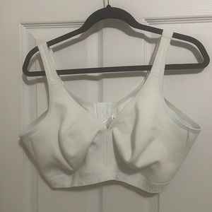 Cacique, Bra, no underwire. 44Dd